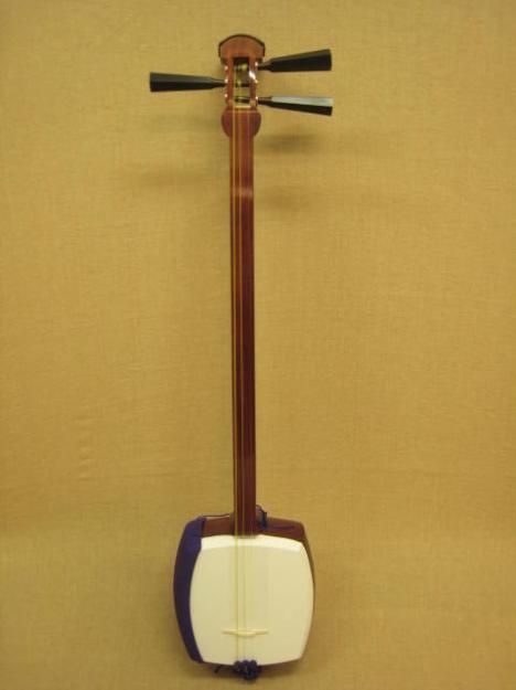 日本和楽器 津軽三味線 ST1 合成皮革張り 日本和楽器 津軽三味線 ST1