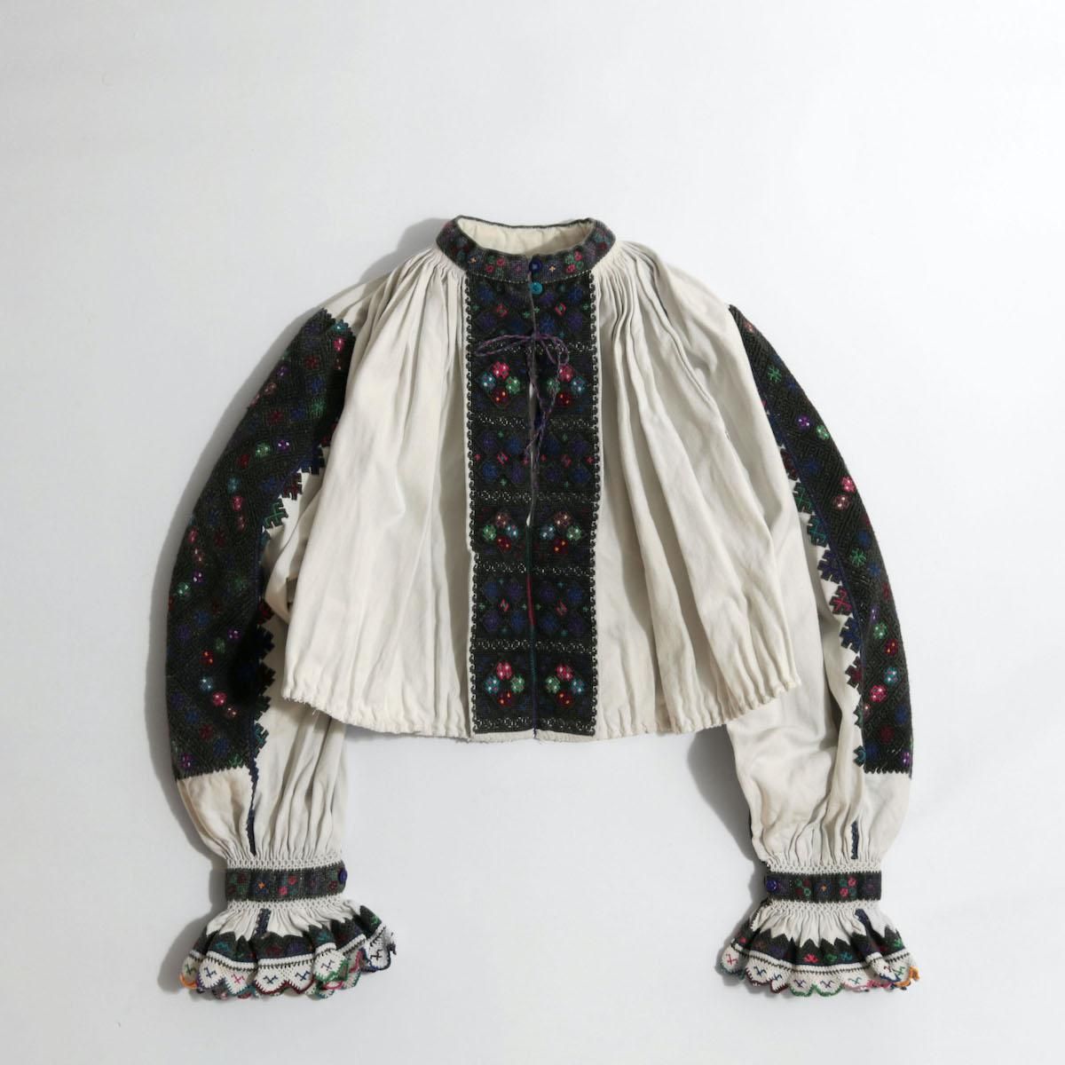 レディース] ヴィンテージ ルーマニアブラウス ブラック マルチカラー