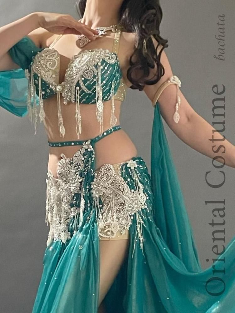 ベリーダンスの衣装 オリエンタル シャービー Hoyda 発表会 エジプト直