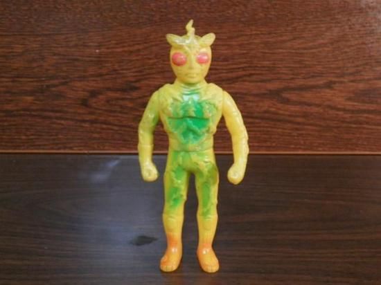 当時物 パチものソフビ人形（イナズマン？） - 「宝の森」昭和レトロ