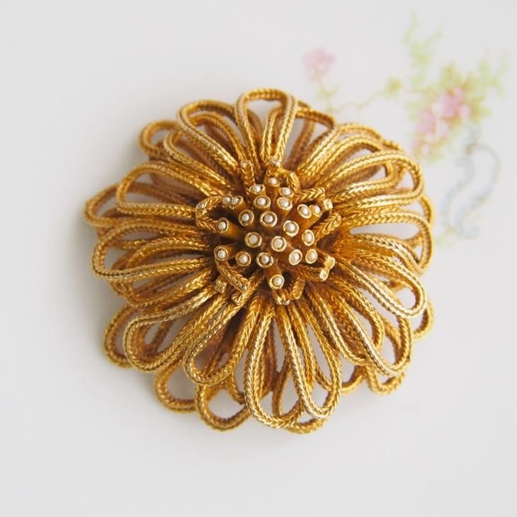 Capri カプリ ゴールドトーン フェイクパール フラワー ブローチ