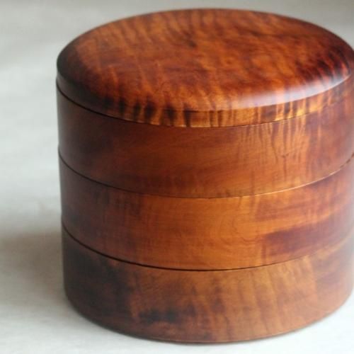 浄法寺漆 七寸 栃虎杢三段重箱（松本和明 作）