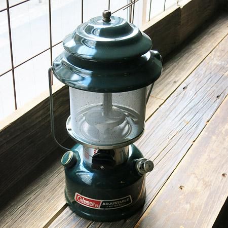 オールドコールマン 288A700 ツーマントルランタン、1989年6月製造です。