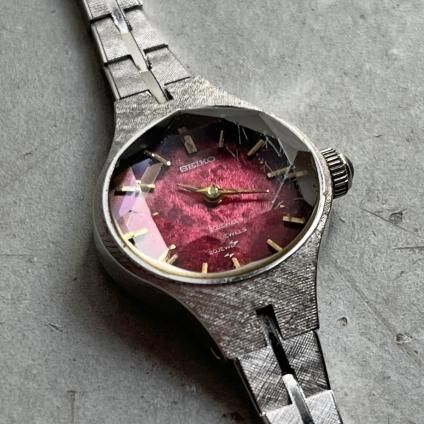SEIKO（セイコー）赤文字盤 カットガラス オーバルケース 純正ベルト