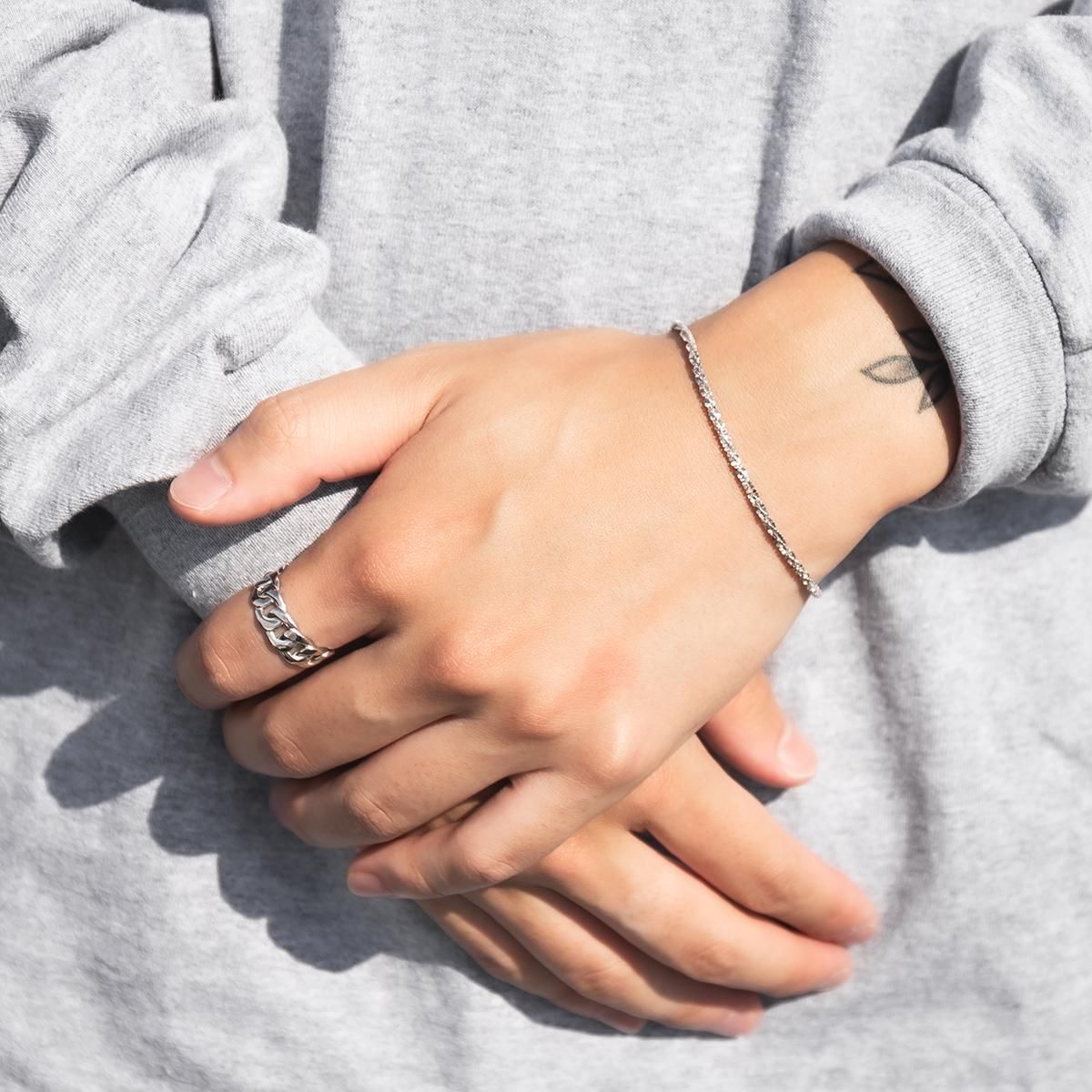 10K ホワイトゴールド ツイストスパークルブレスレット 幅2mm 17cm