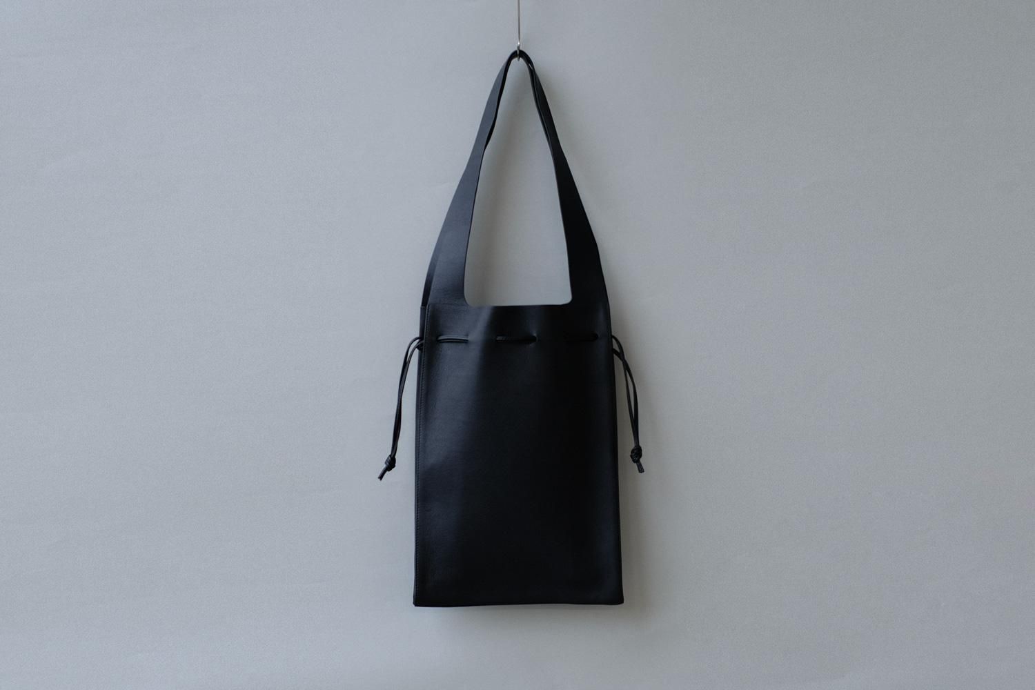 Smooth Leather TOTE M［BLACK］／Aeta