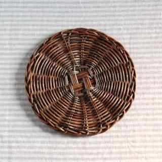 宮本工芸のあけびかご|岩木山で採れる質の良いあけび蔓を使い、職人が