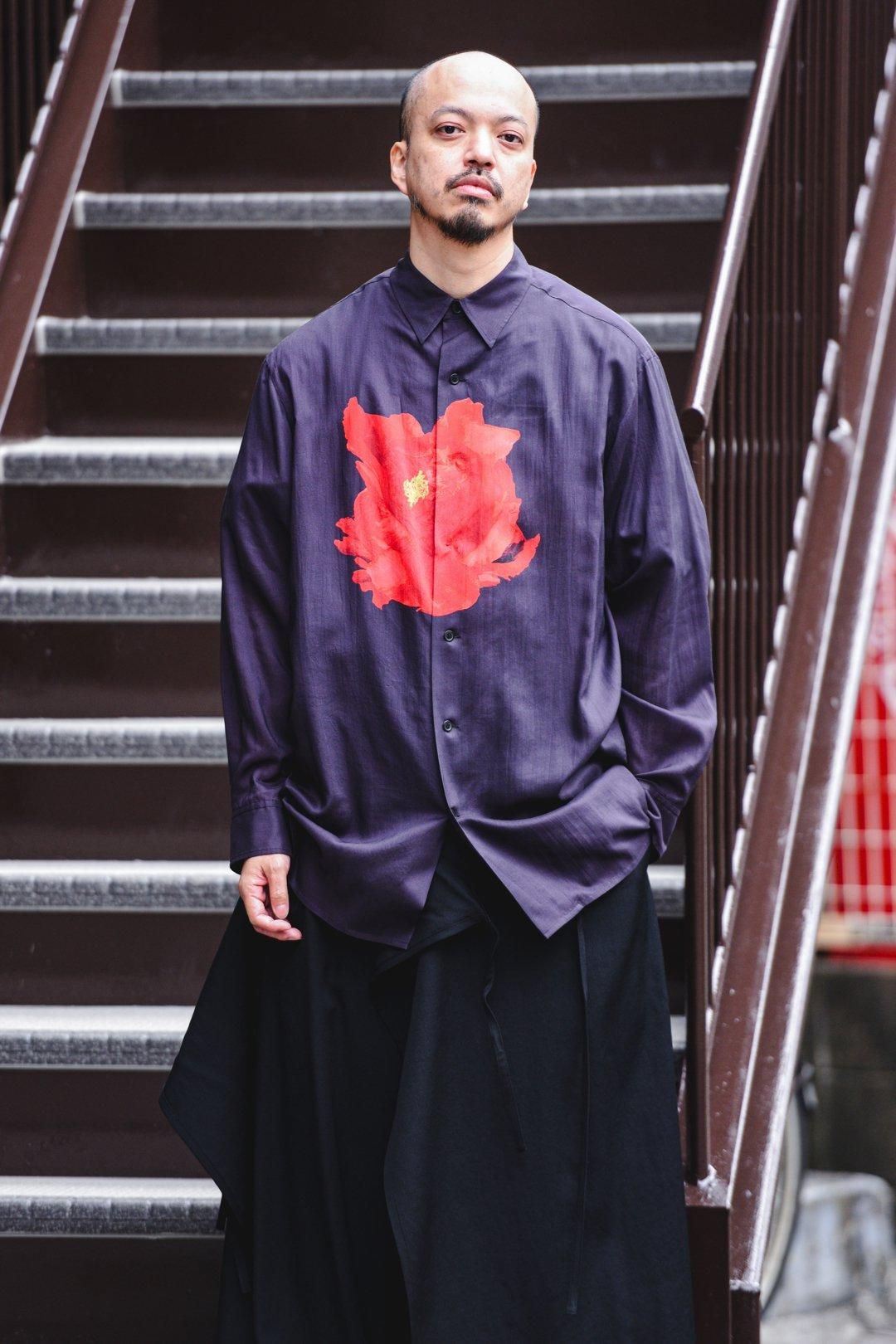 Y's for men DEEP BLACK BIG SHIRT WITH LARGE RED FLOWER - Ka na ta