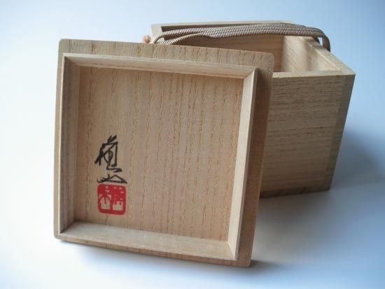 二代 諏訪蘇山作 染付牡丹香合 共箱 茶道具 C156 1F14 二代 諏訪蘇山作