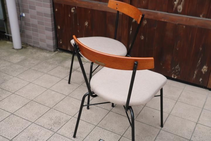 niko and…(ニコアンド)のオーク材を使用したダイニングチェアー2脚