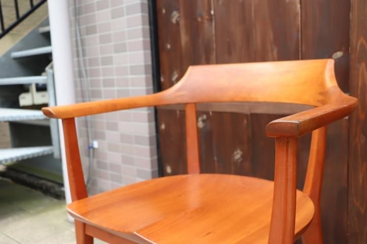 KAGURA(家具蔵)のチェリー無垢材を使用したVOGUE 2(ヴォーグ2) アーム