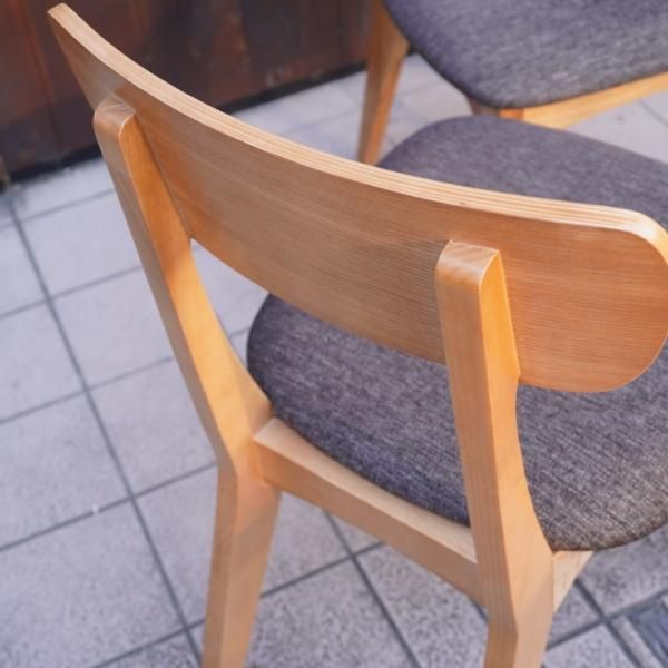 unico(ウニコ)のFIX(フィックス)シリーズのダイニングチェアー2脚