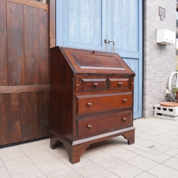 松本民芸家具のミズメザクラ無垢材を使用した#33A型 ライティング