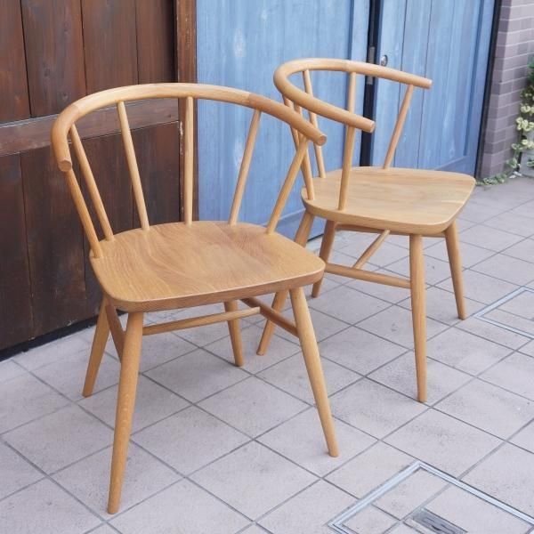 人気の無印良品(MUJI)のオーク無垢材を使用したダイニングチェアー・丸