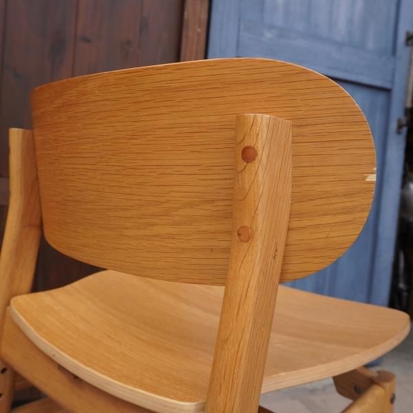 ACTUS(アクタス)のオーク材を使用したSARCLE チェアです。ナチュラルで