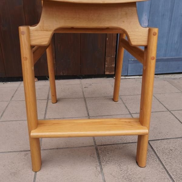 ACTUS(アクタス)のオーク材を使用したSARCLE チェアです。ナチュラルで