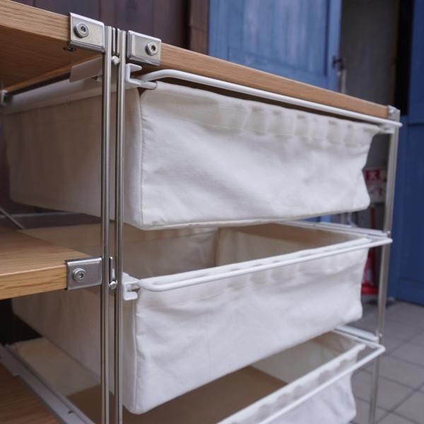 無印良品(MUJI)のオーク材 4段帆布バスケット付きステンレスユニット
