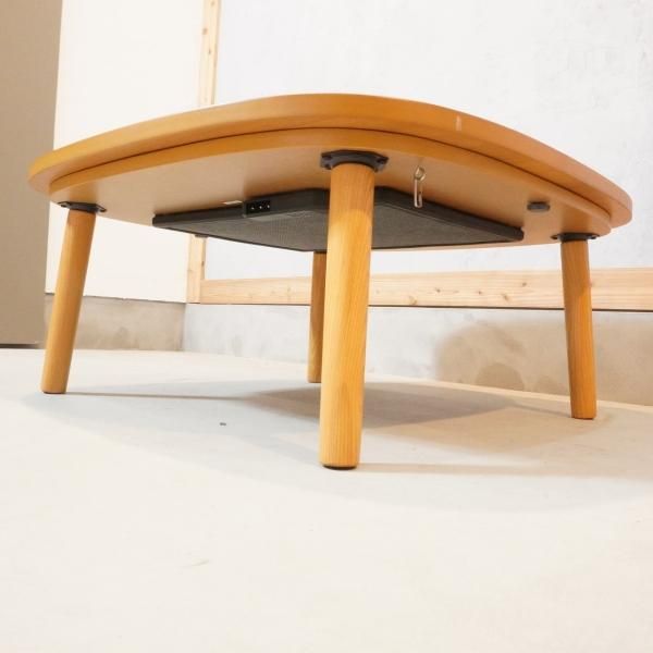 人気の無印良品(MUJI)の正方形こたつテーブルです。木のナチュラルな