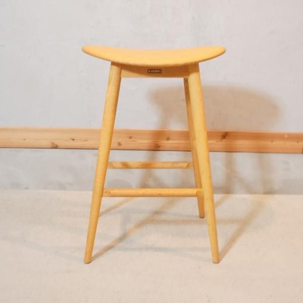 飛騨の家具メーカーKASIWA(柏木工)よりオーク材 ハイスツールです