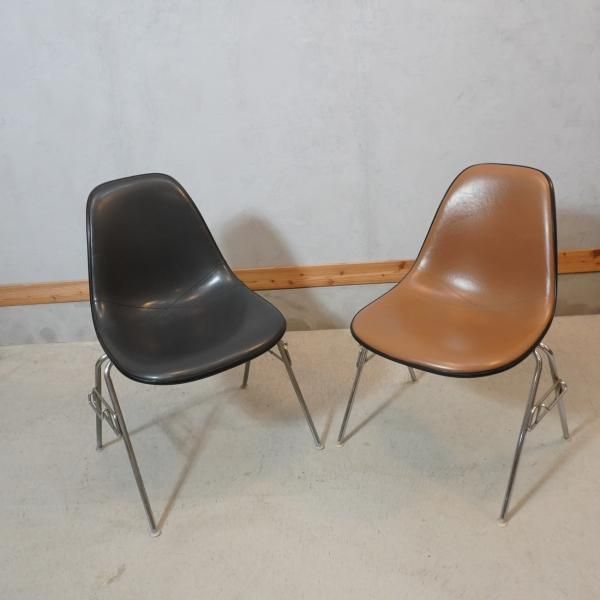 Hermanmiller(ハーマンミラー)社のイームズ スタッキングベース サイド