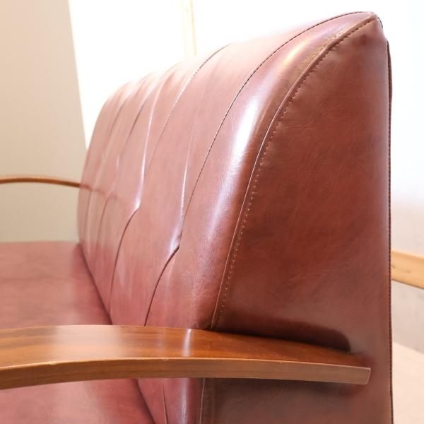 B-COMPANY(ビーカンパニー)のクールベ 2人掛けソファ。ダイヤステッチ