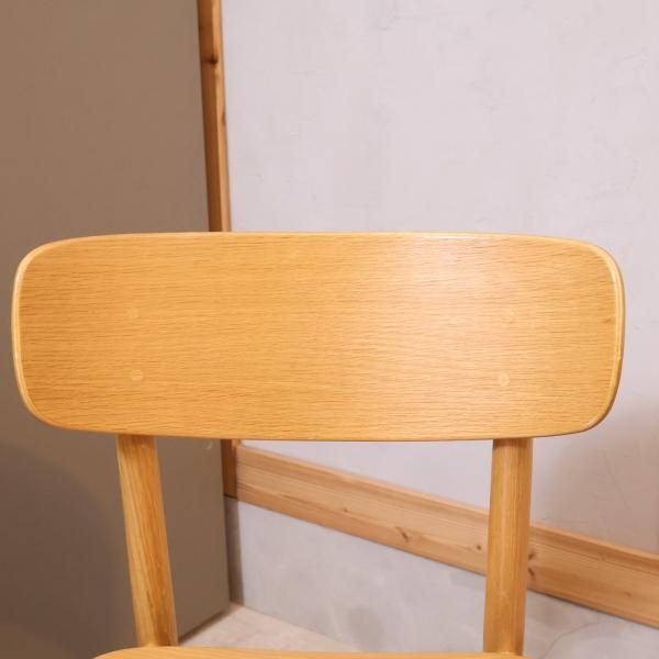 人気の無印良品(MUJI)のオーク材を使用したラウンドチェアです