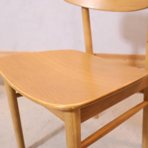 無印良品(MUJI)のオーク材を使用したラウンドチェア2脚セットです