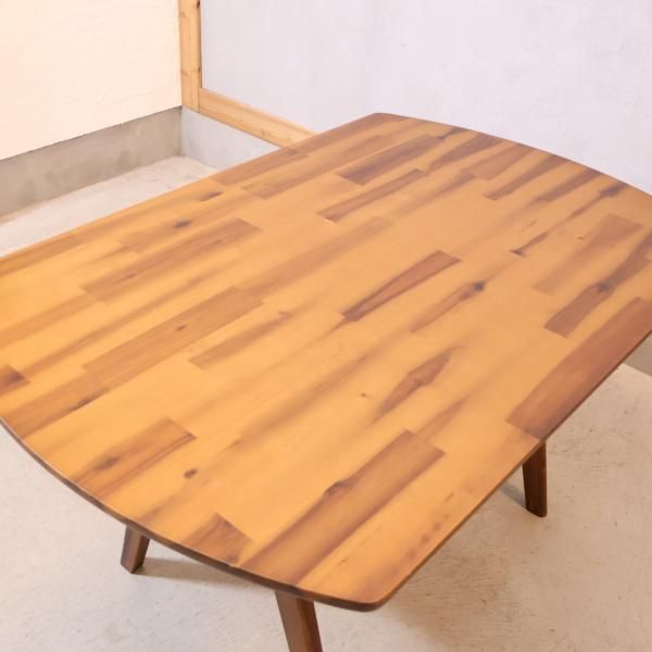 unico(ウニコ)のSWELLA(スウェラ)ダイニングテーブルW1200です