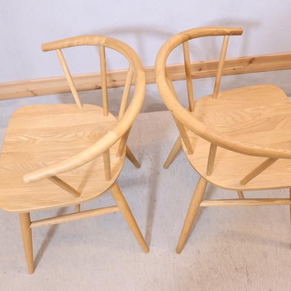 人気の無印良品(MUJI)のオーク無垢材を使用したダイニングチェアー・丸