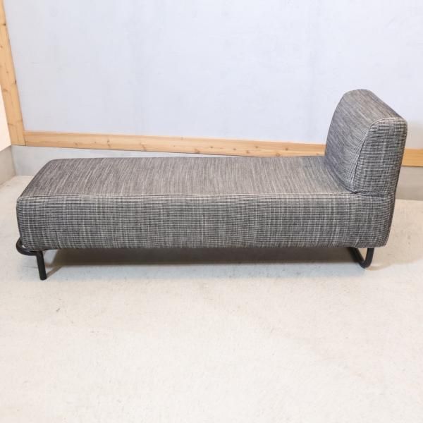 ACTUS(アクタス) OWN-F(オウン エフ) カウチソファー 。シンプルな