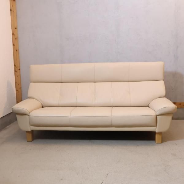 老舗家具メーカーHAMAMOTO(浜本工芸)の 本革3人掛けソファーです。純