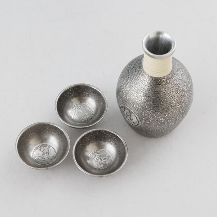 錫 酒器セット 松竹梅 盃3ヶ 黒吹雪漆加工 380ml [No.60]｜薩摩錫器工芸館