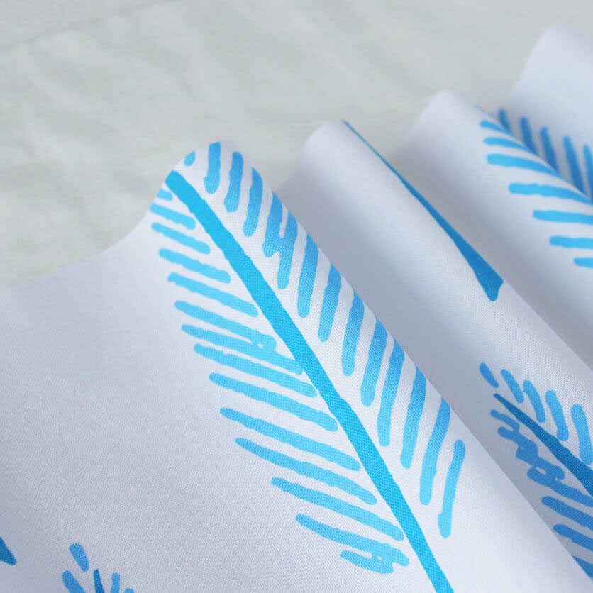 葉っぱの大行進（ホワイト×ブルー）ボタニカル柄- 布・生地の通販