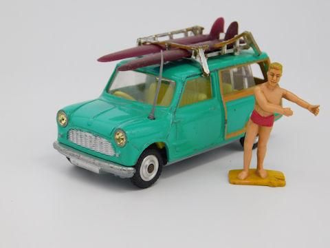 コーギー / CORGI TOYS ミニ カントリーマン サーフ / SURFING WITH