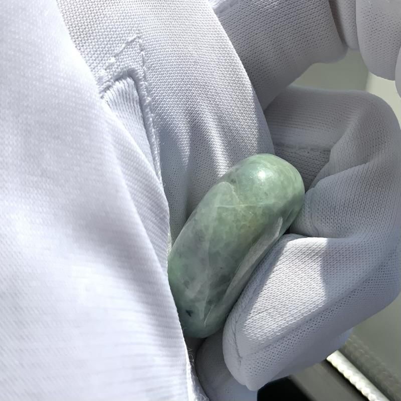 糸魚川翡翠(金山谷産) 勾玉 巴型 】 国産 天然石 糸魚川産翡翠 ひすい