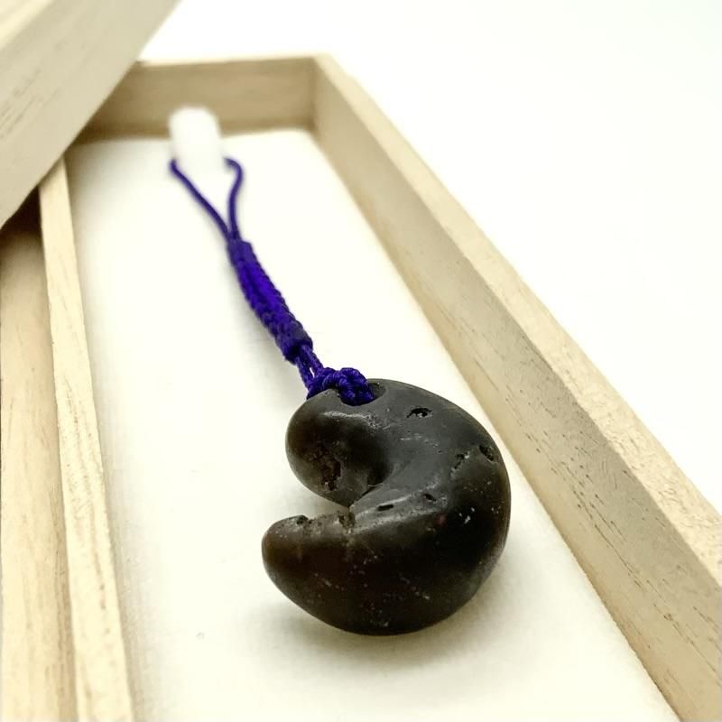 岐阜県蛭川産 黒水晶 勾玉 】 日本産 モリオン クォーツ quartz 天然石