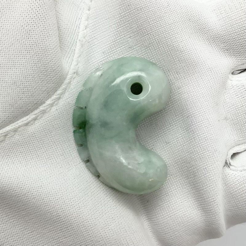 ミャンマー翡翠 勾玉 獣型 】 ひすい ヒスイ Jade 限定品 稀少 レア