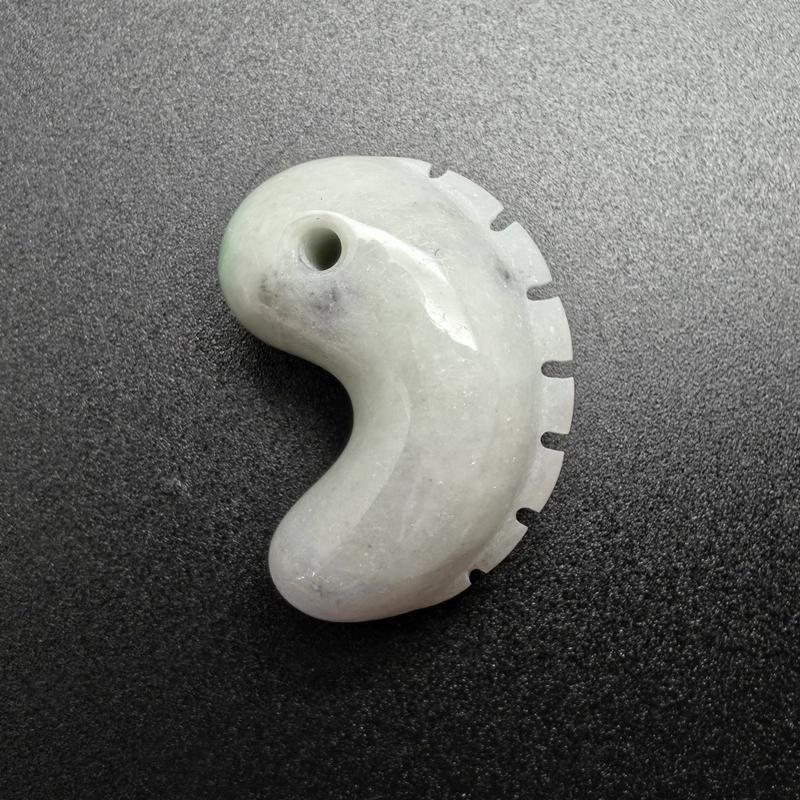 糸魚川翡翠 勾玉 大 獣型 】 | めのうの店川島【公式通販】創業明治10年