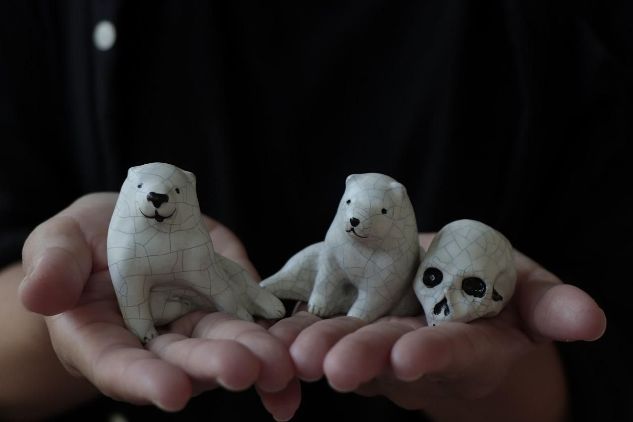 芦雪仔犬と髑髏 | 陶器オブジェ - 育陶園 やちむんの窯元｜沖縄の陶器