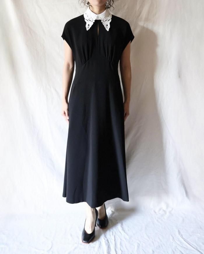 Mame Kurogouchi：Triacetate Georgette Embroidered Collar Flared