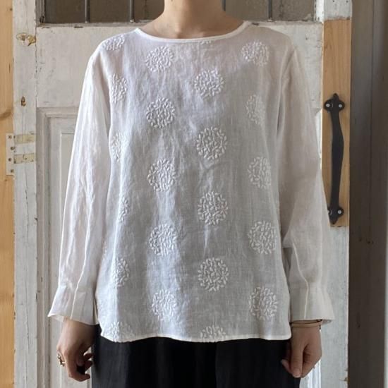 nous rendent heureux/ヌーランドオロー リネン刺繍袖タックブラウス