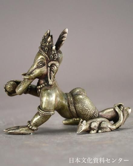 幼児姿の銀のガネーシャ(聖天＝大聖歓喜天)
