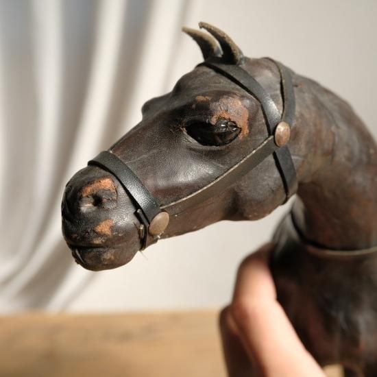 革製の馬のオブジェ - RITA brocante