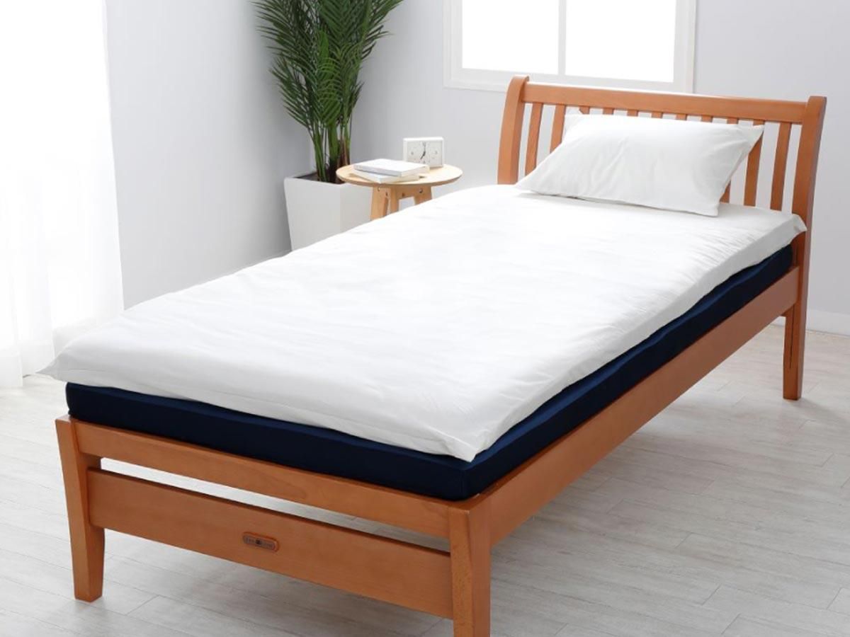 寝具にこもりがちな湿気をグングン吸収！快眠サポート除湿マット