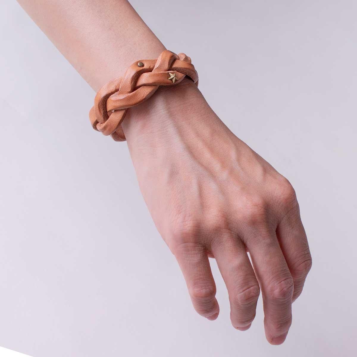 本革製 レザーブレスレット「星スタッズ×ウォッシュ加工メッシュレザー