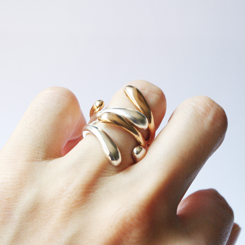 Monica Castiglioni / A-ABBRACCI-01 (Silver) - organ-online.com