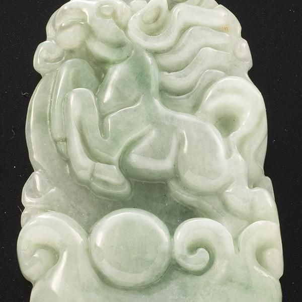 翡翠飛躍馬ペンダント ー 三宝堂オンラインショップ