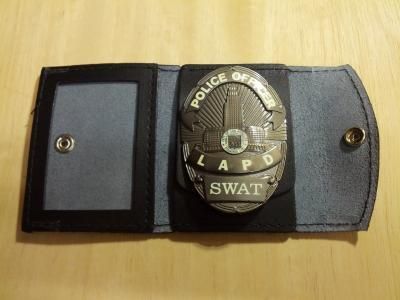 LAPD SWATポリスバッジ バッジホルダー付 Bタイプ スワット 警察