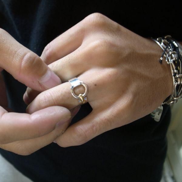 ゴールドとシルバーのコンビリング,刻印,文字入れ,名入れ,渋谷