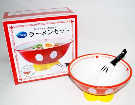 手のレンゲもかわいい！ ミッキーマウスのラーメン丼 - 価格.comマガジン